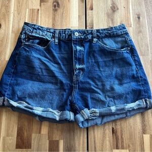 KanCan Distressed Cuffed Denim Shorts Women’s Size 13/30